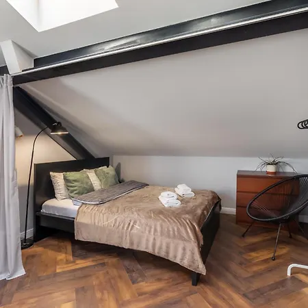 Close-golden - Marcinkowskiego New Apartment Warsaw